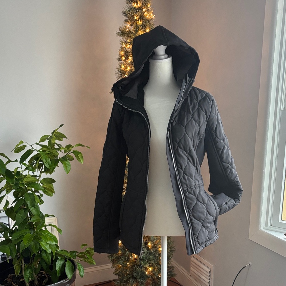 New sketchers Black Quilted Hooded Jacket NWOT